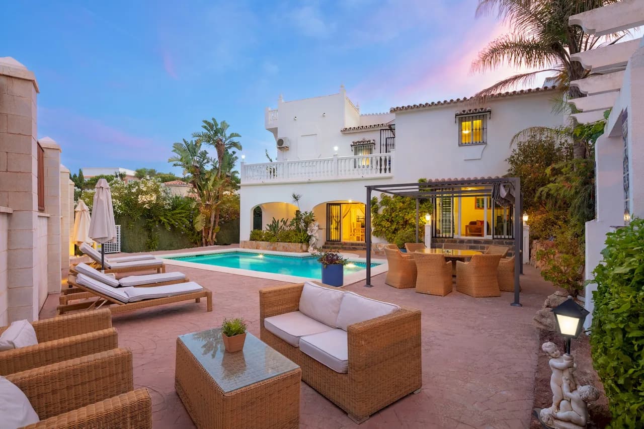 Beachside Family Villa in Las Lagunas de Mijas