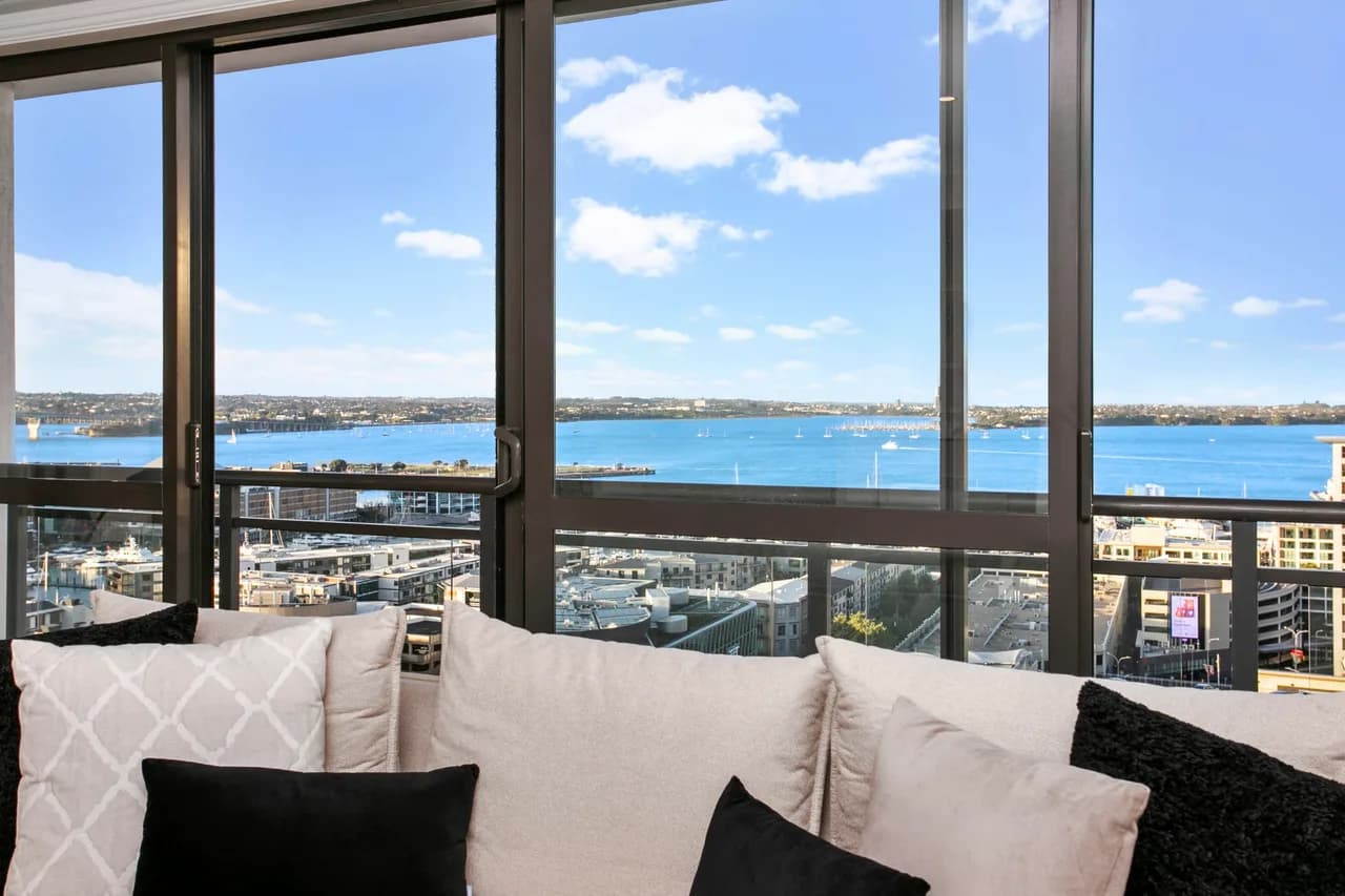 Penthouse with Expansive Views in Auckland photo 4