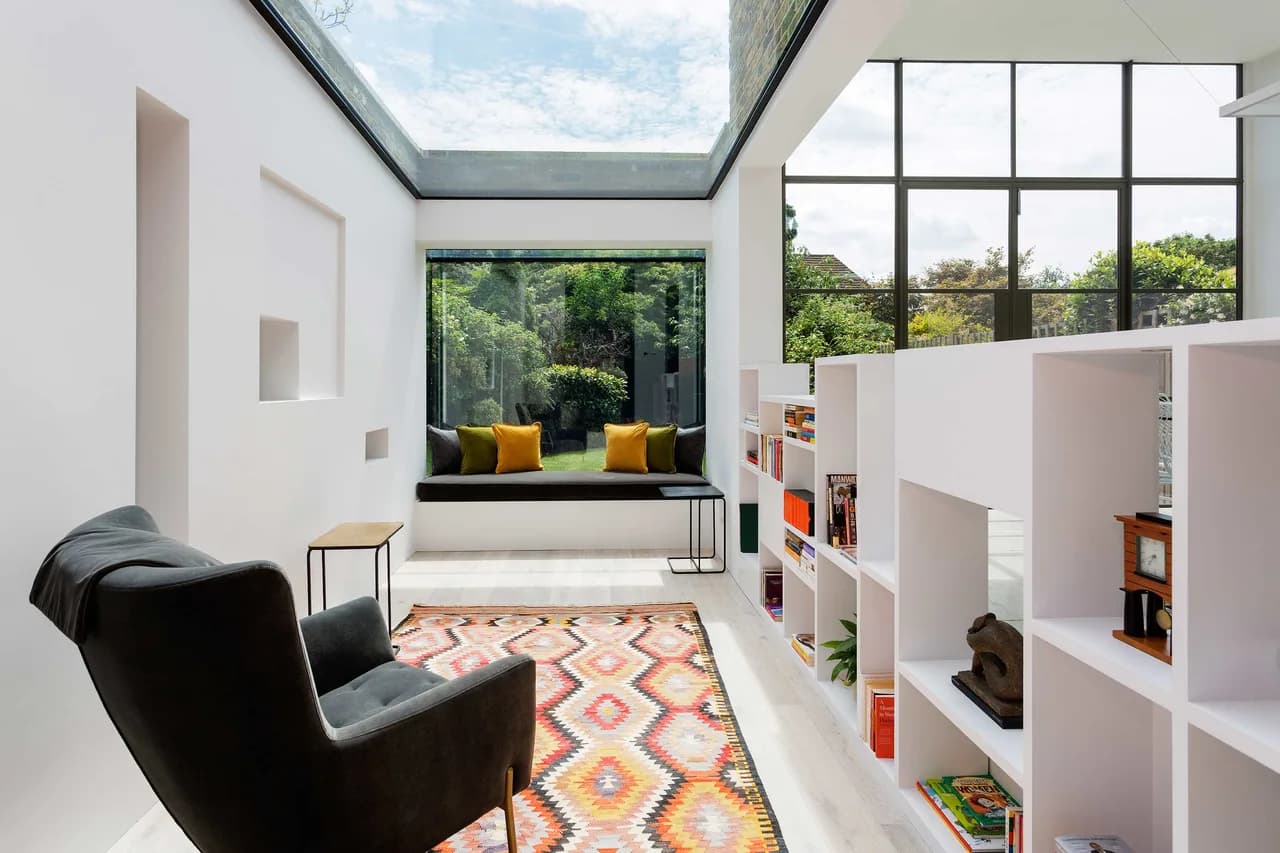 Terrace-Equipped Four Bedroom Villa in London