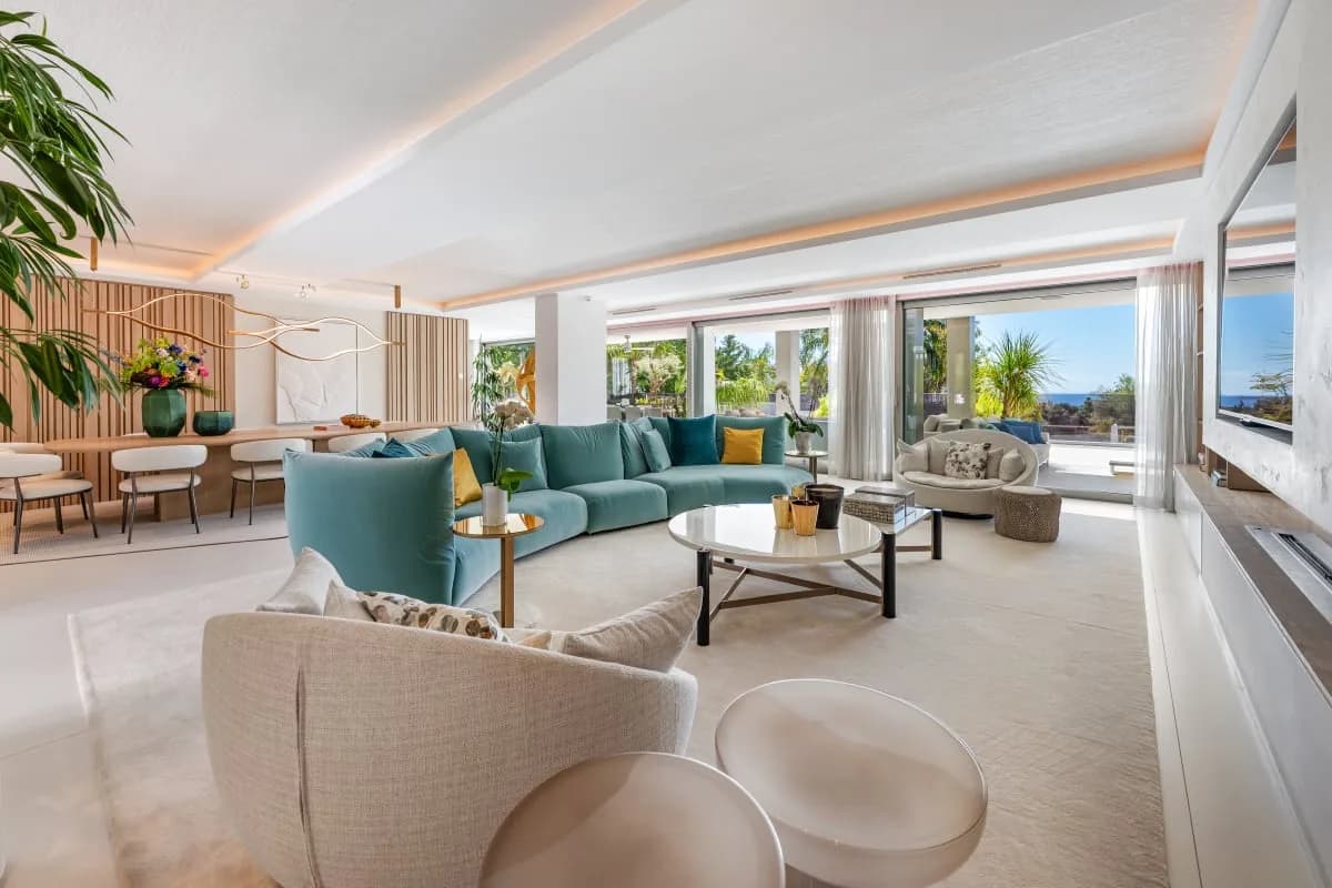 Elegant Eight Bedroom Villa in Marbella photo 4
