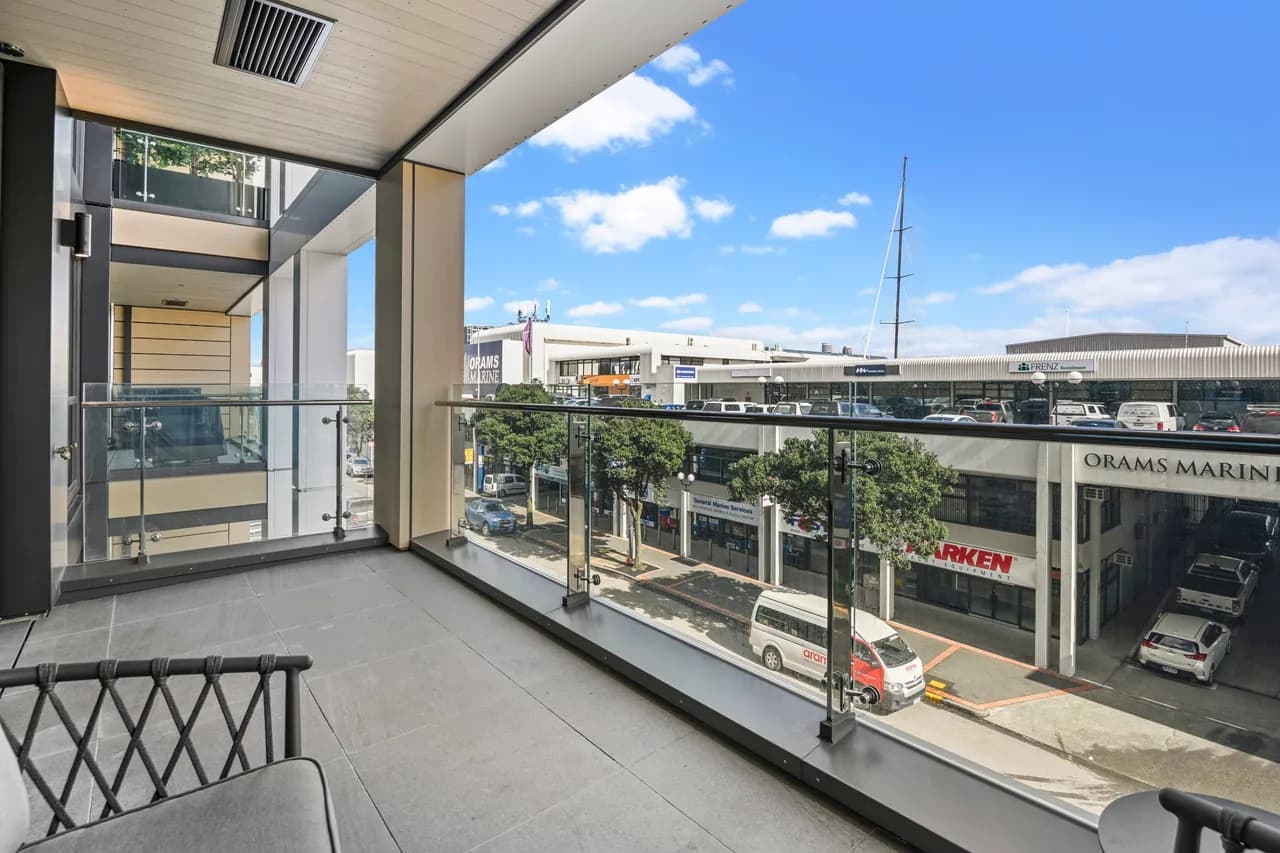 Contemporary Two Bedroom Retreat in Auckland photo 2