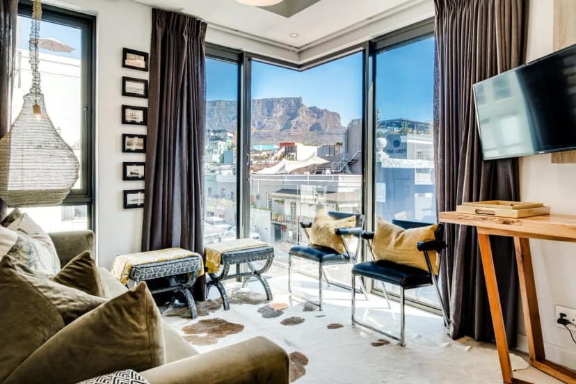 Gorgeous Apartment in Bustling De Waterkant (304 on N)