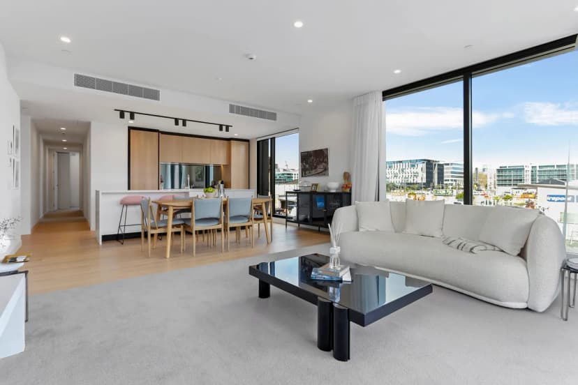 Modern and Spacious Living in Wynyard Quarter