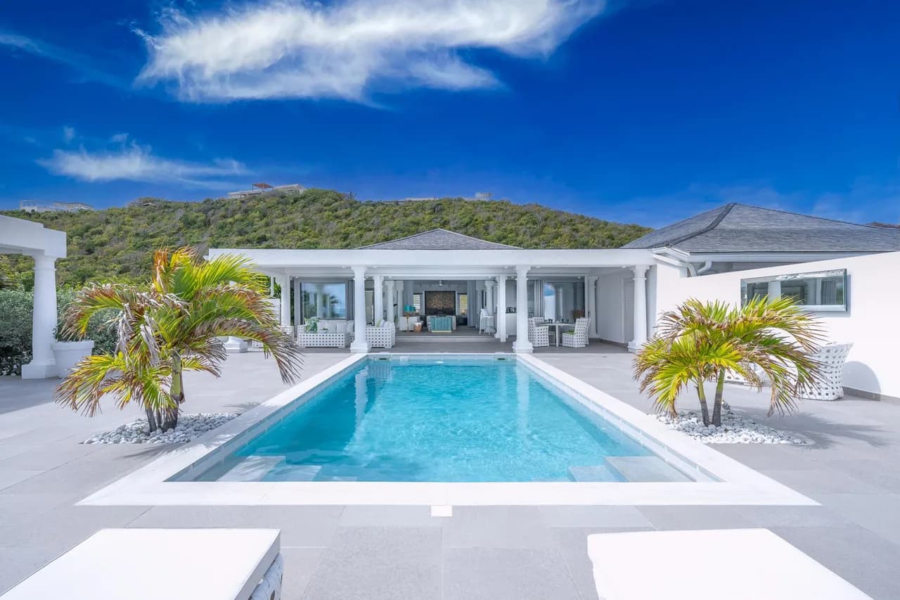 Beachfront One Bedroom Villa in Terres Basses