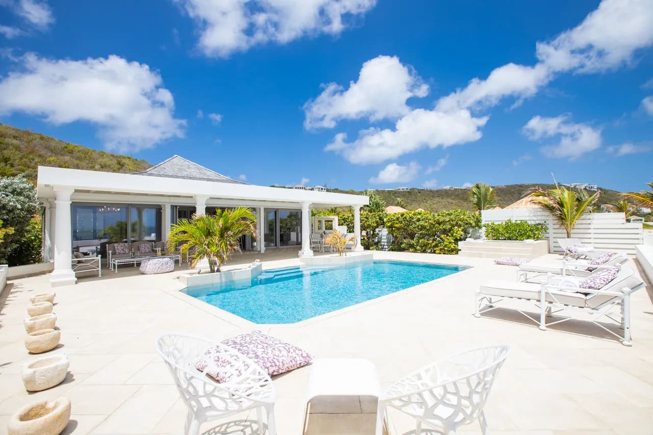 Elegant One Bedroom Villa in Terres Basses photo 3