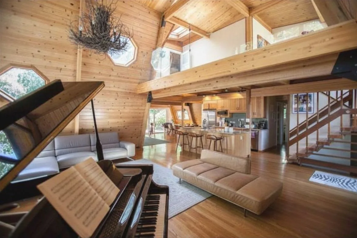 Bayview Treehouse with Hot Tub in Brisbane photo 2