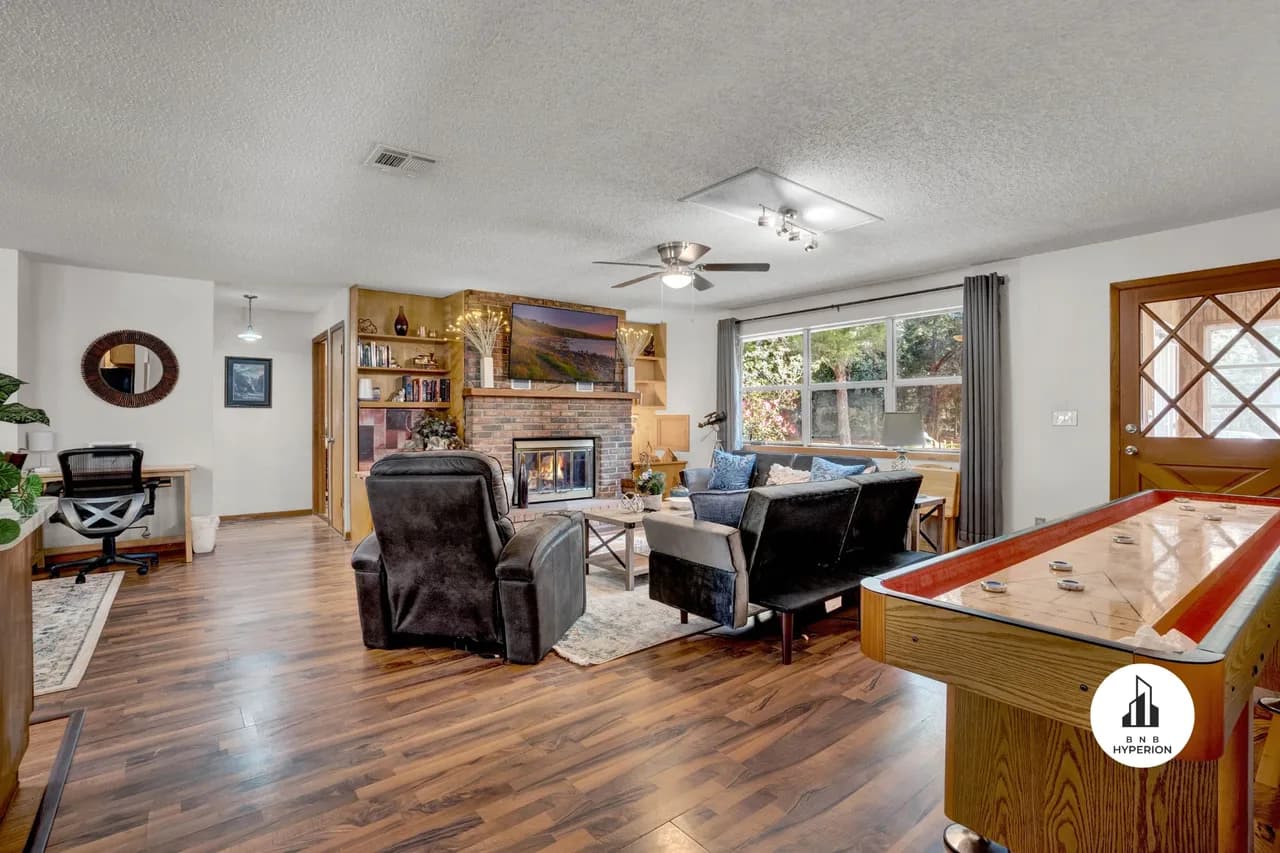 Spacious Game Retreat in Orlando Florida photo 3