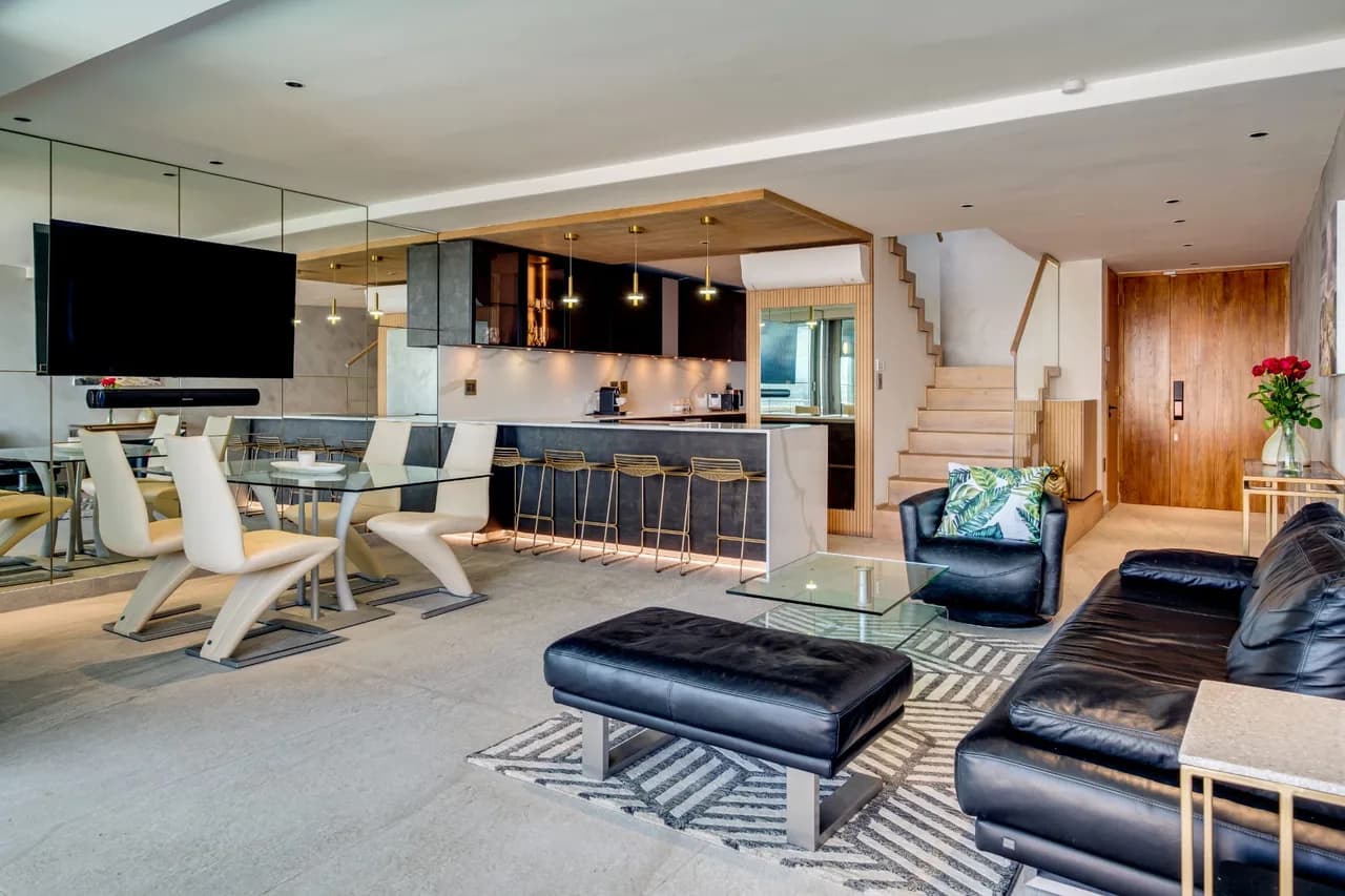 Scenic View Two Bedroom Apartment in Cape Town photo 4