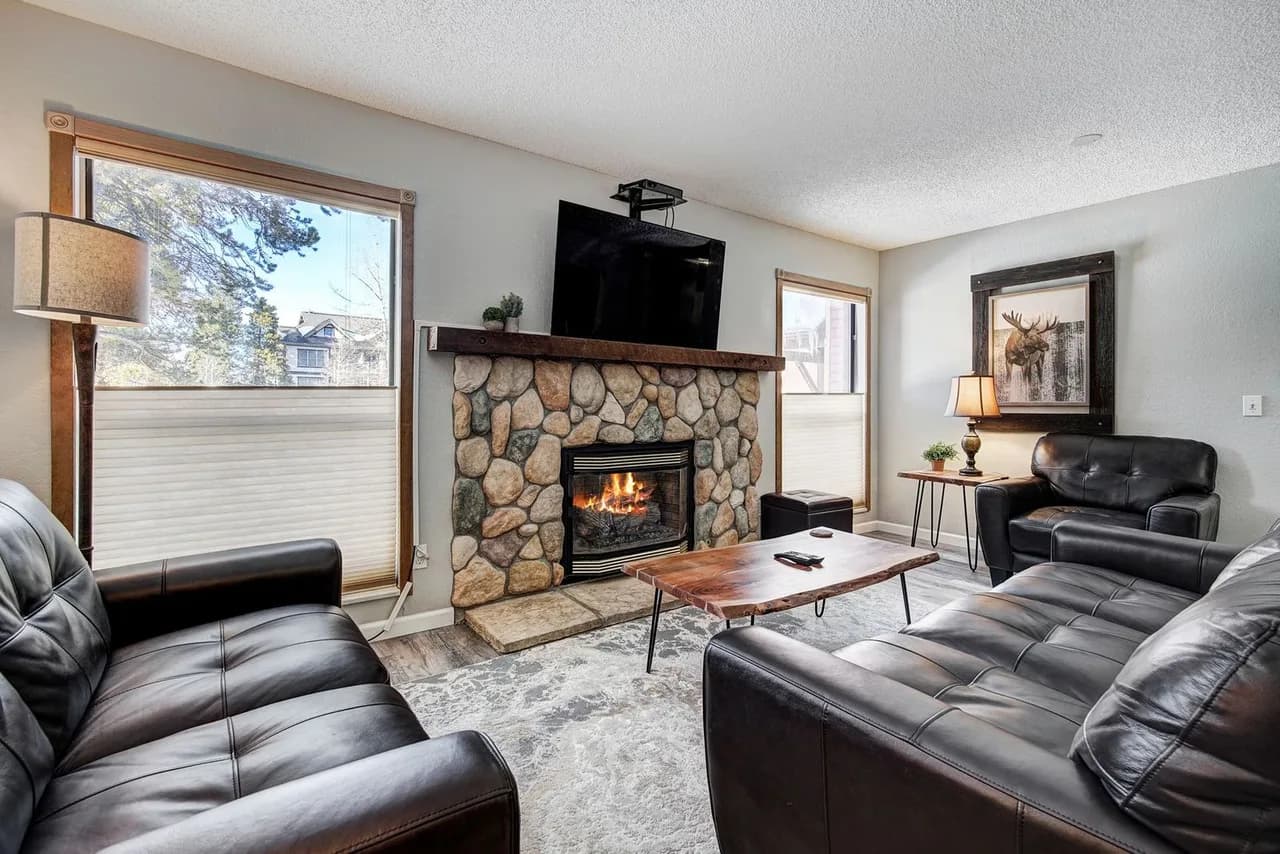 Charming Balcony Two Bedroom Apartment in Breckenridge