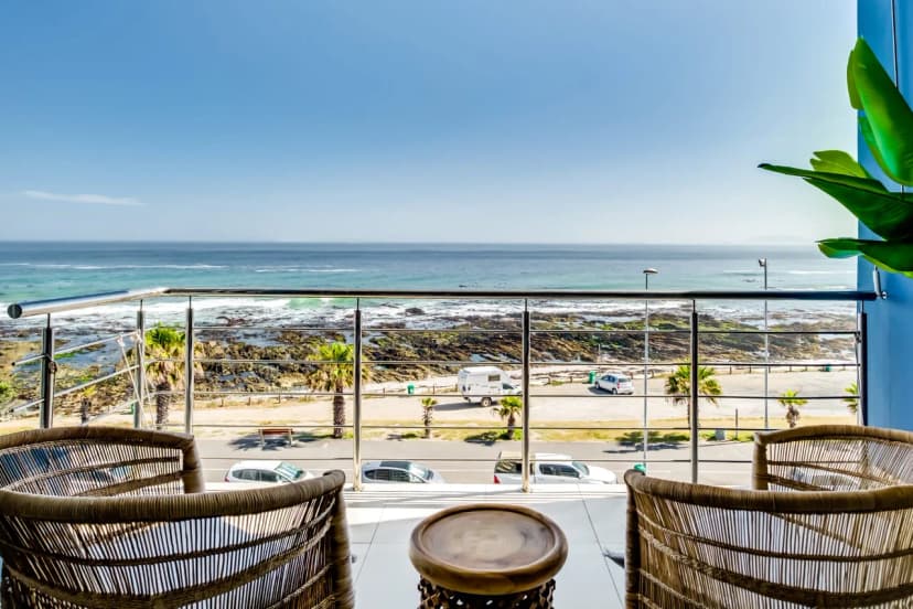 Uninterrupted Ocean Views in Mouille Point (Atlantic Vistas)