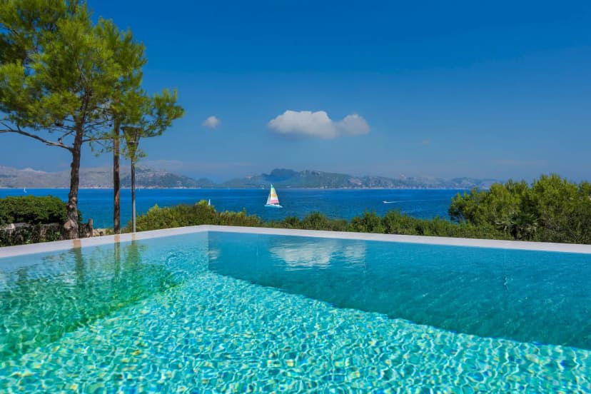 Frontline Sea View Villa in Mallorca