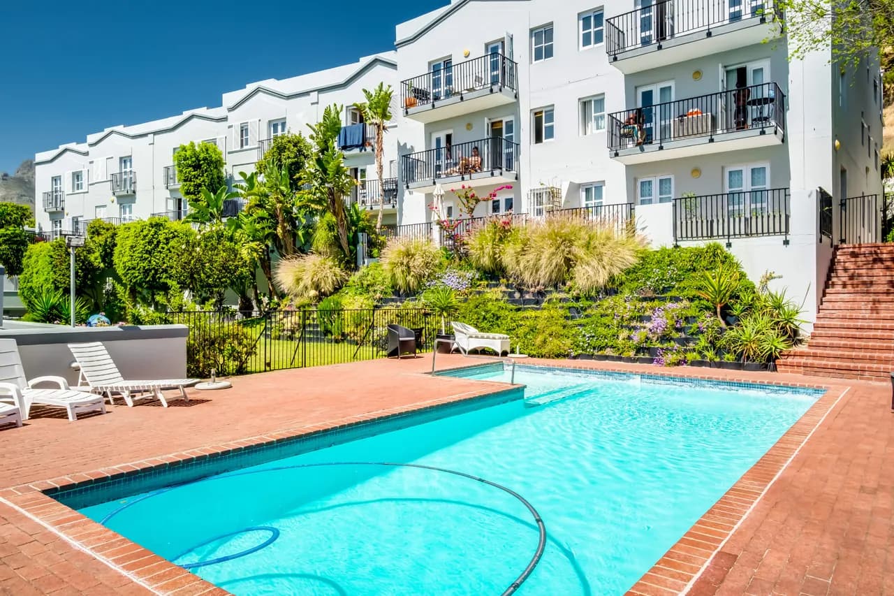Poolside Three Bedroom Townhouse in Cape Town photo 3