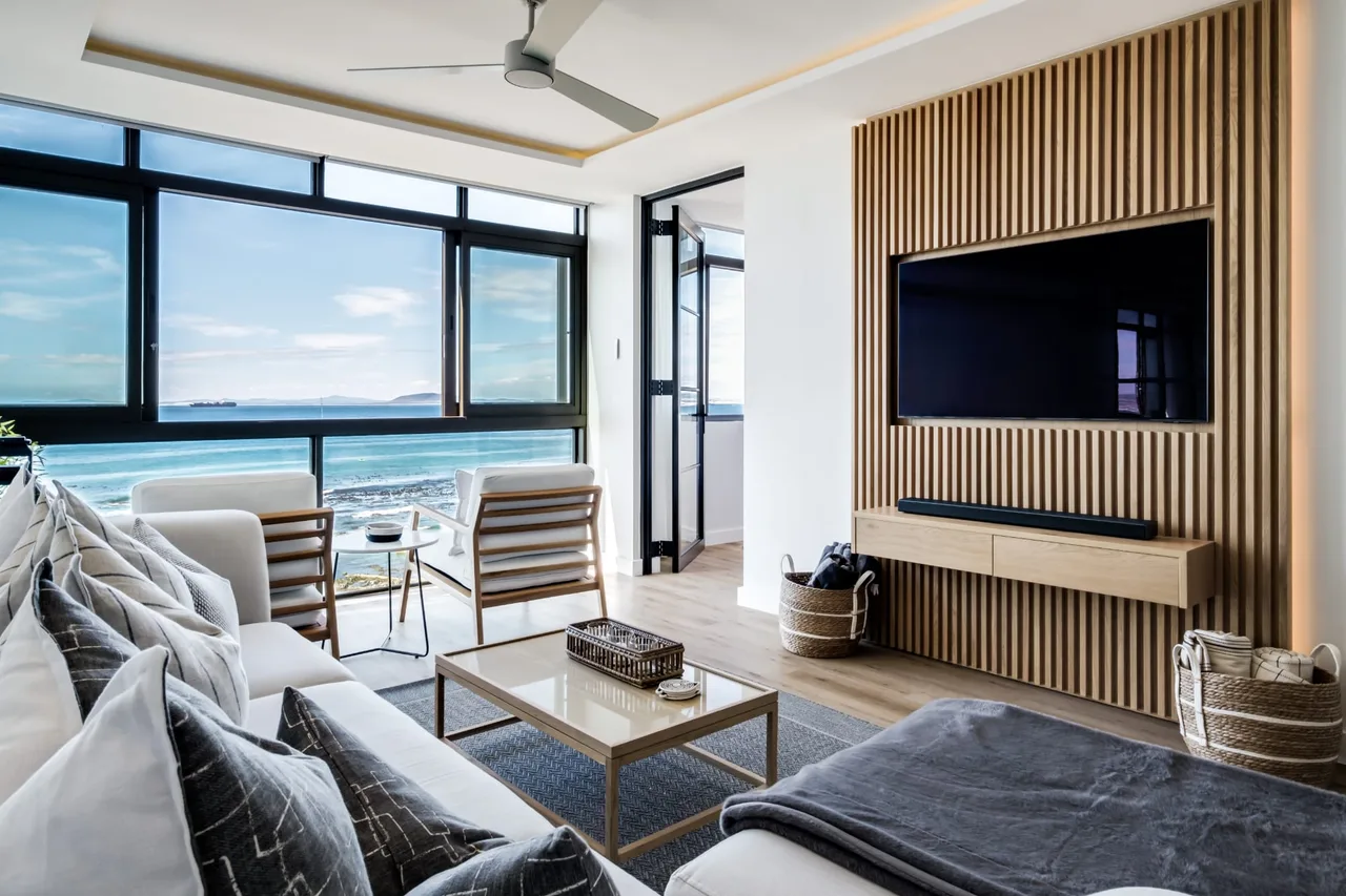 Uninterrupted Ocean View Apartment in Cape Town