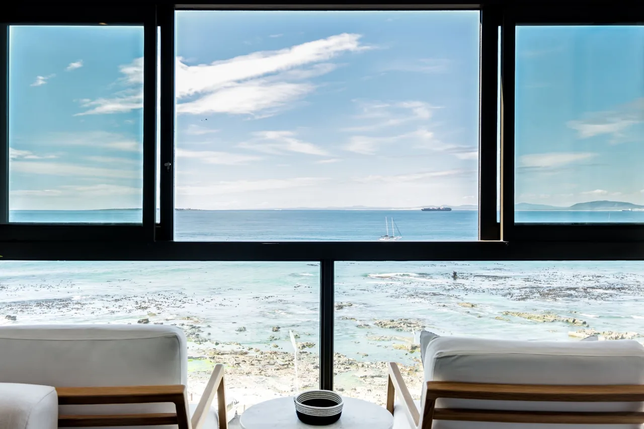 Uninterrupted Ocean View Apartment in Cape Town photo 2