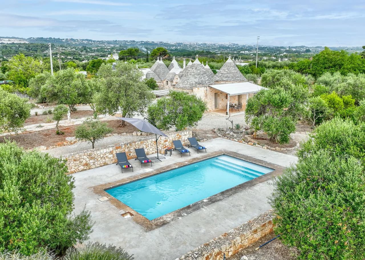Charming Trullo with Private Garden in Ostuni