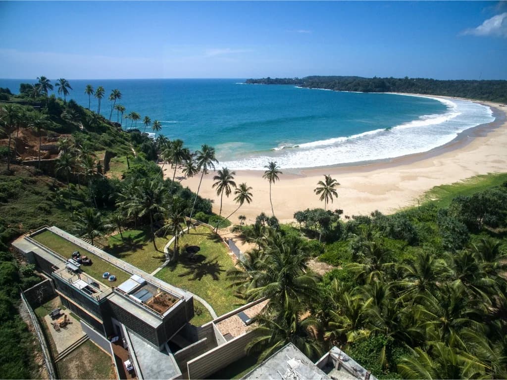 Beachfront Seven Bedroom Villa in Talalla
