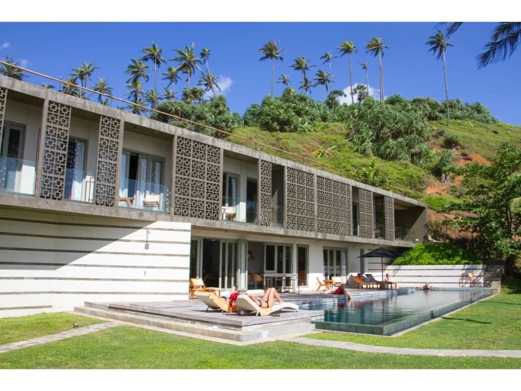 Beachfront Seven Bedroom Villa in Talalla photo 5