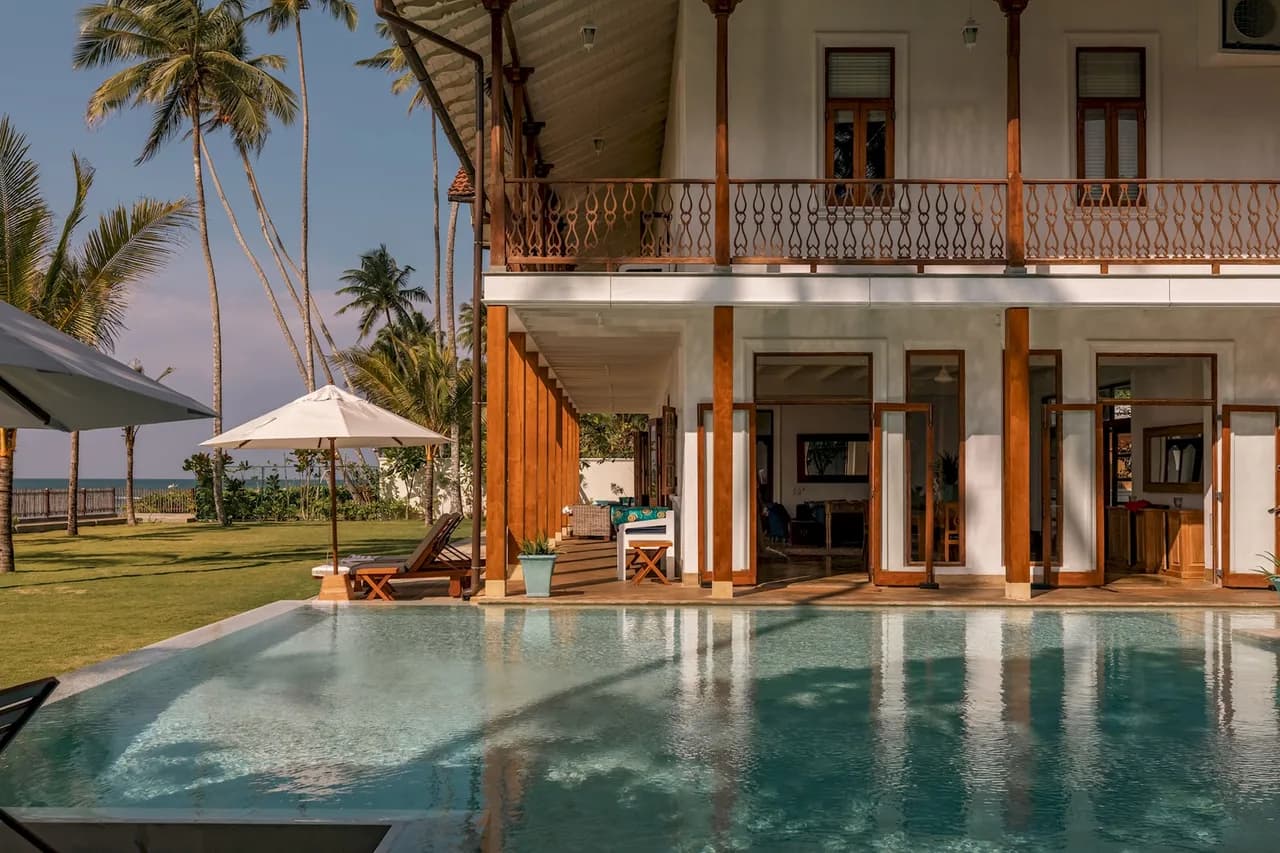 Beachfront Villa with Terrace in Habaraduwa photo 4