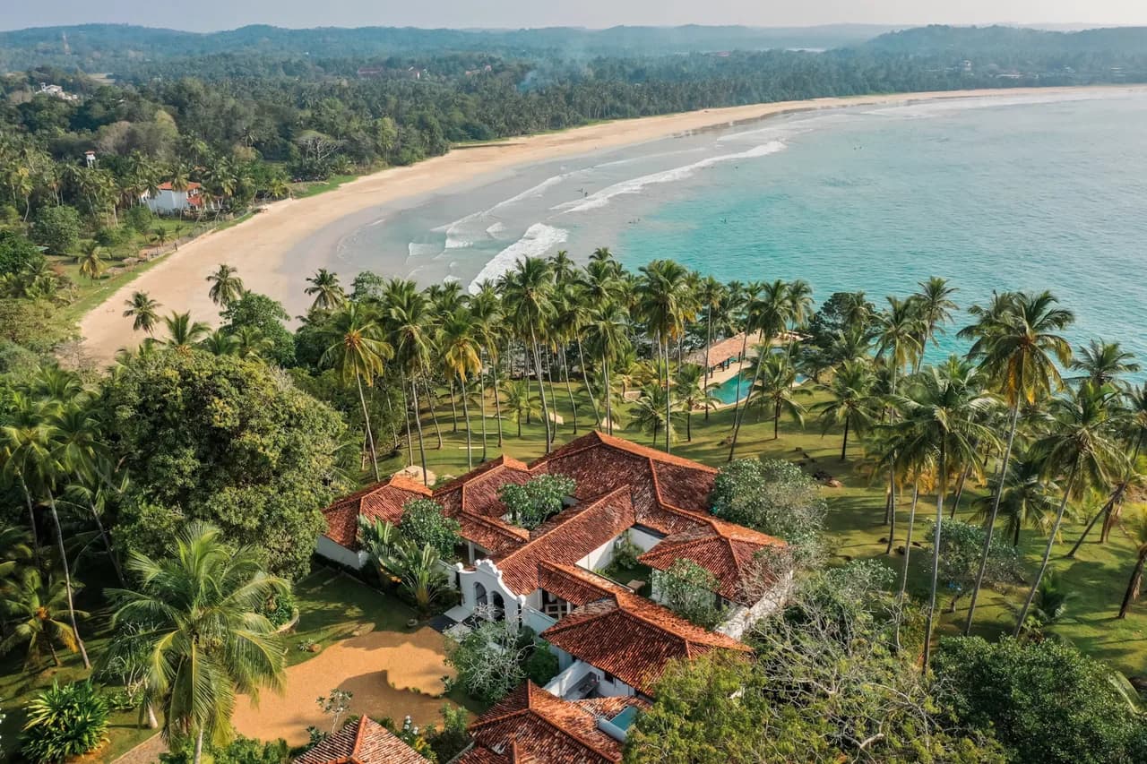 Elevated Beach Villa with Private Pool in Dikwella