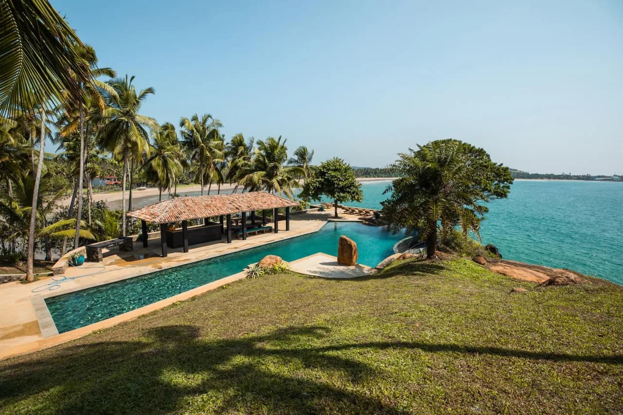 Elevated Beach Villa with Private Pool in Dikwella photo 5