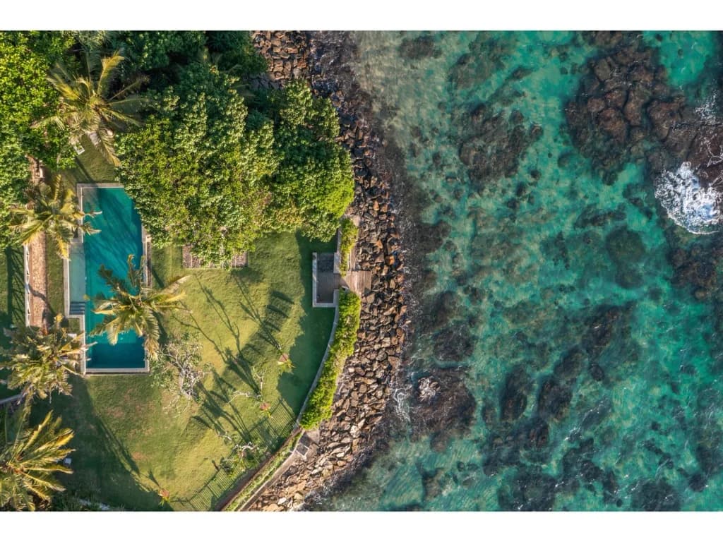 Beachfront Surf Villa in Weligama photo 4