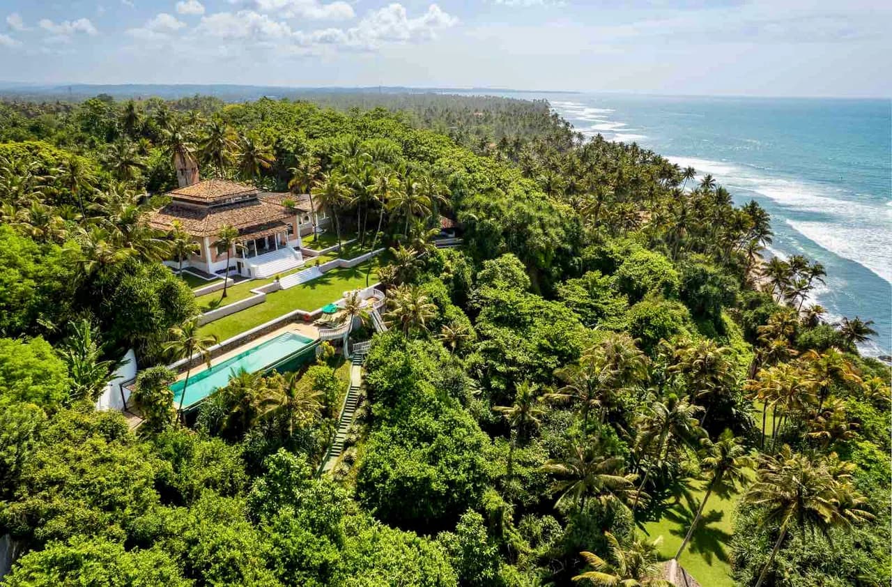 Clifftop Villa with Ocean Views in Mirissa photo 2