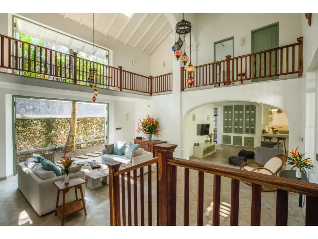 Walkable Beachfront Villa with Pool in Ahangama photo 3