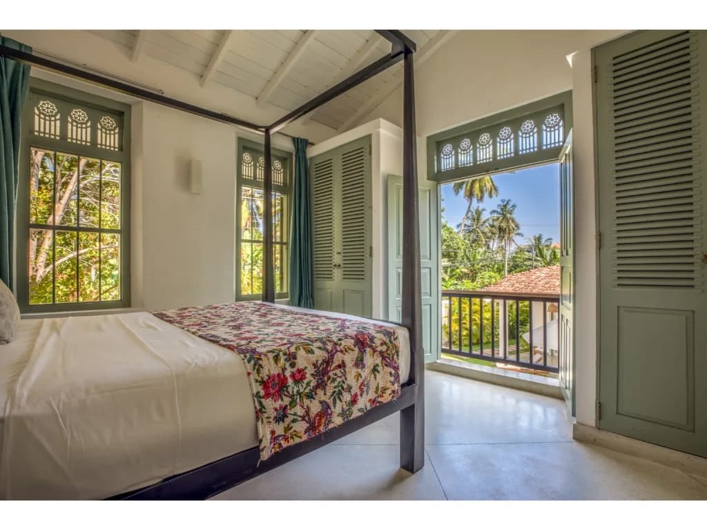Walkable Beachfront Villa with Pool in Ahangama photo 4