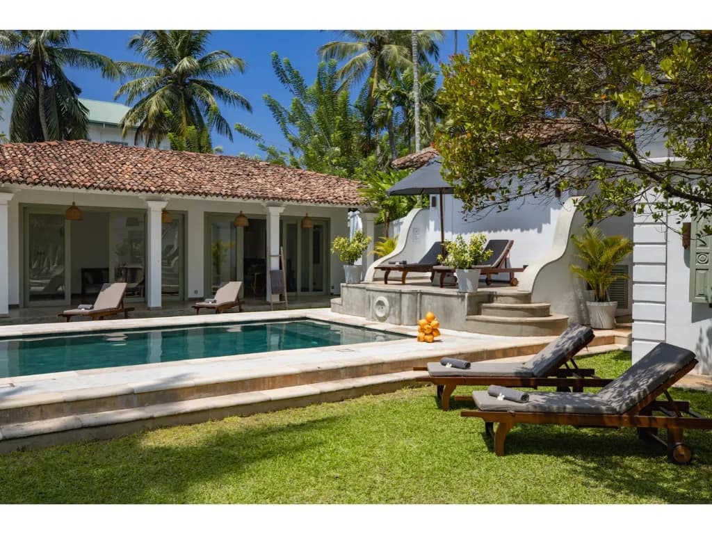 Walkable Beachfront Villa with Pool in Ahangama photo 5
