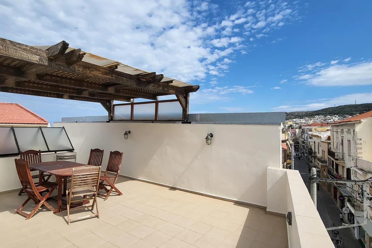 Terrace Three Bedroom Maisonette in Old Town photo 4