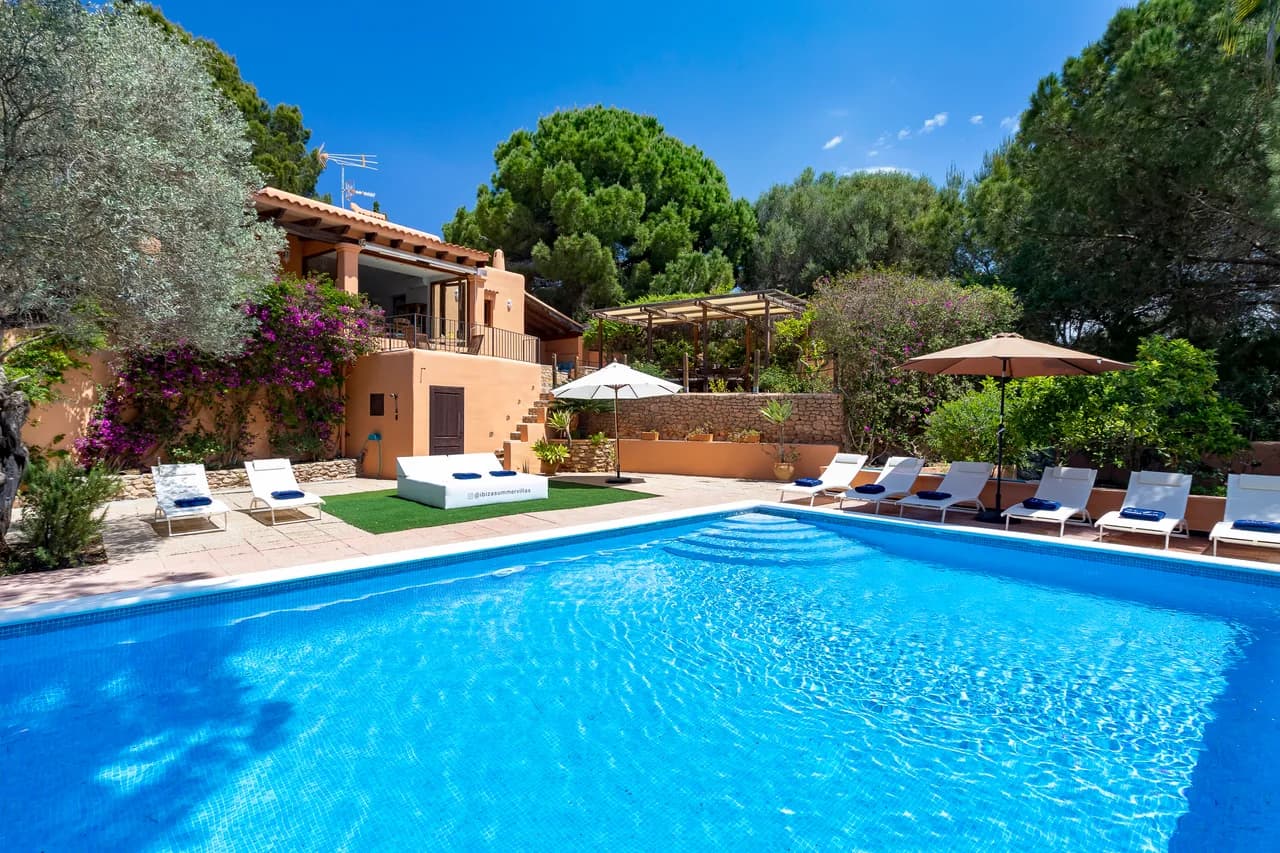 Spacious Six-Bedroom Villa in San Rafael Ibiza photo 5