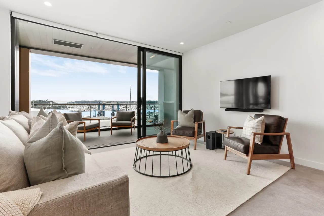 Stylish Two Bedroom Villa in Auckland photo 2