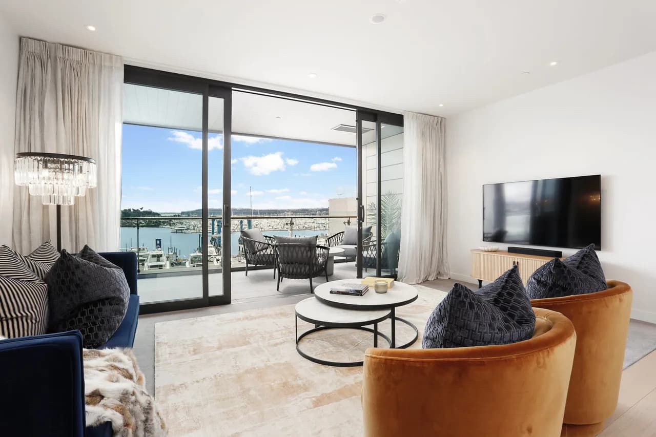 Contemporary Three Bedroom Apartment in Auckland photo 3