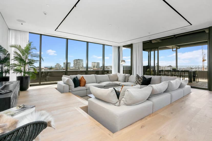 Rooftop Penthouse with City Views in Auckland
