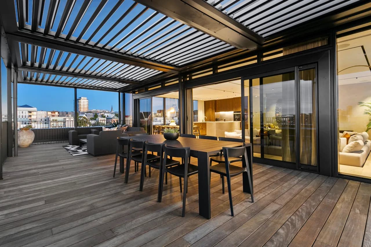 Rooftop Penthouse with City Views in Auckland photo 4