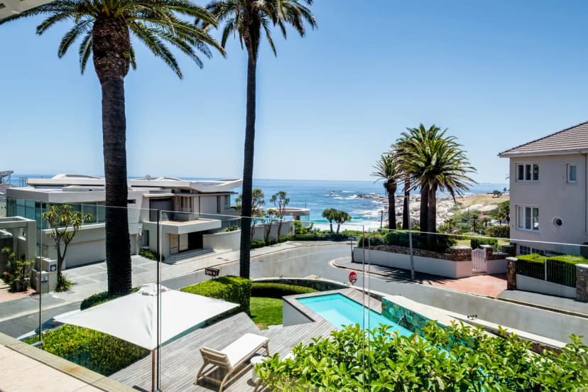 Coastal Four Bedroom Retreat in Cape Town