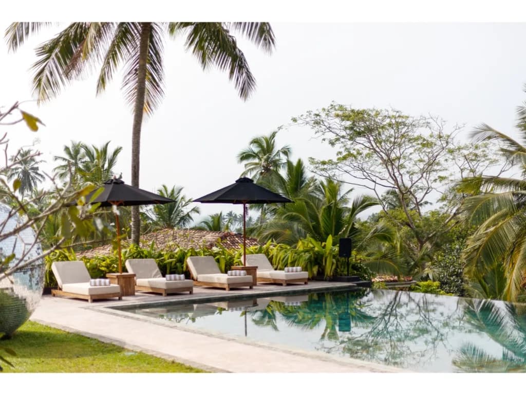 Balcony View Five Bedroom Villa in Galle photo 3