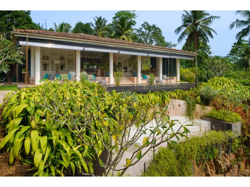 Balcony View Five Bedroom Villa in Galle photo 4