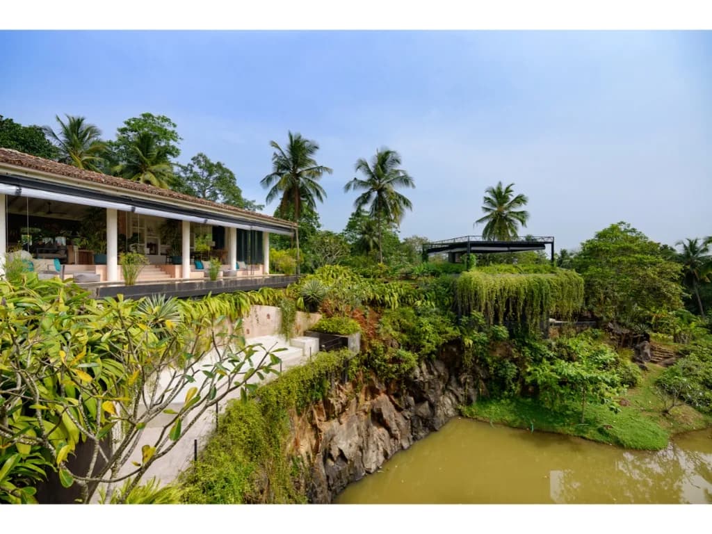 Balcony View Five Bedroom Villa in Galle photo 5