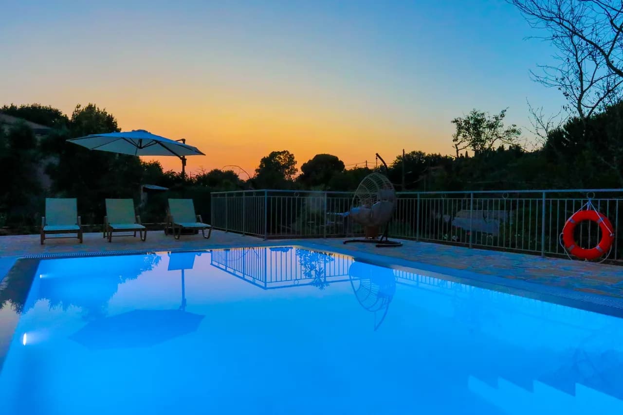 Modern Two-Bedroom Villa in Corfu photo 3