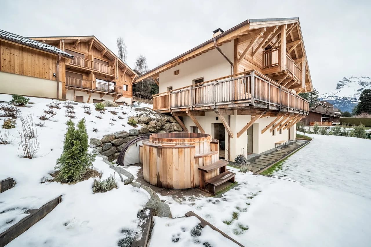 Ski-In Hot Tub Chalet in Saint-Gervais-les-Bains photo 5