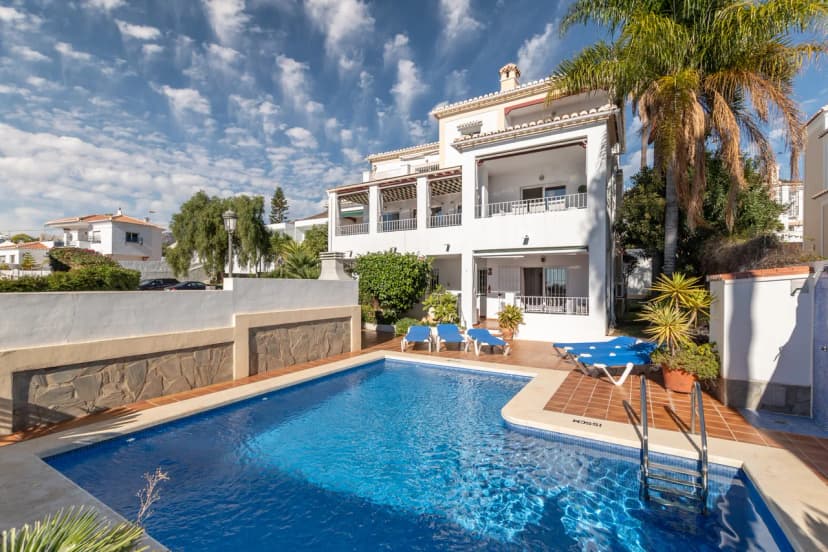 Villa Amapola* with privet heated pool