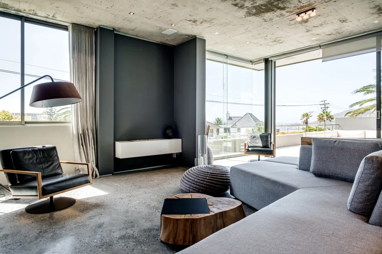 Contemporary Villa with Ocean Views in Camps Bay photo 2