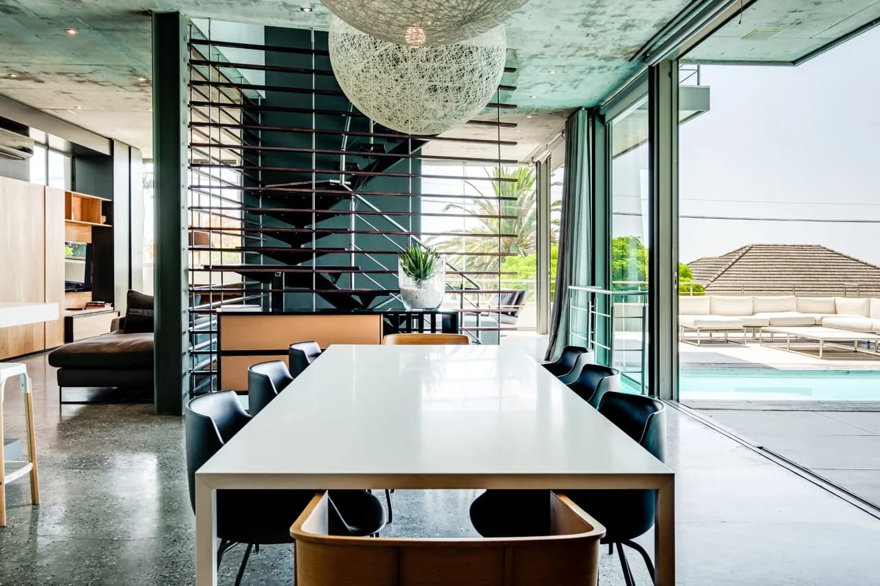 Contemporary Villa with Ocean Views in Camps Bay photo 3