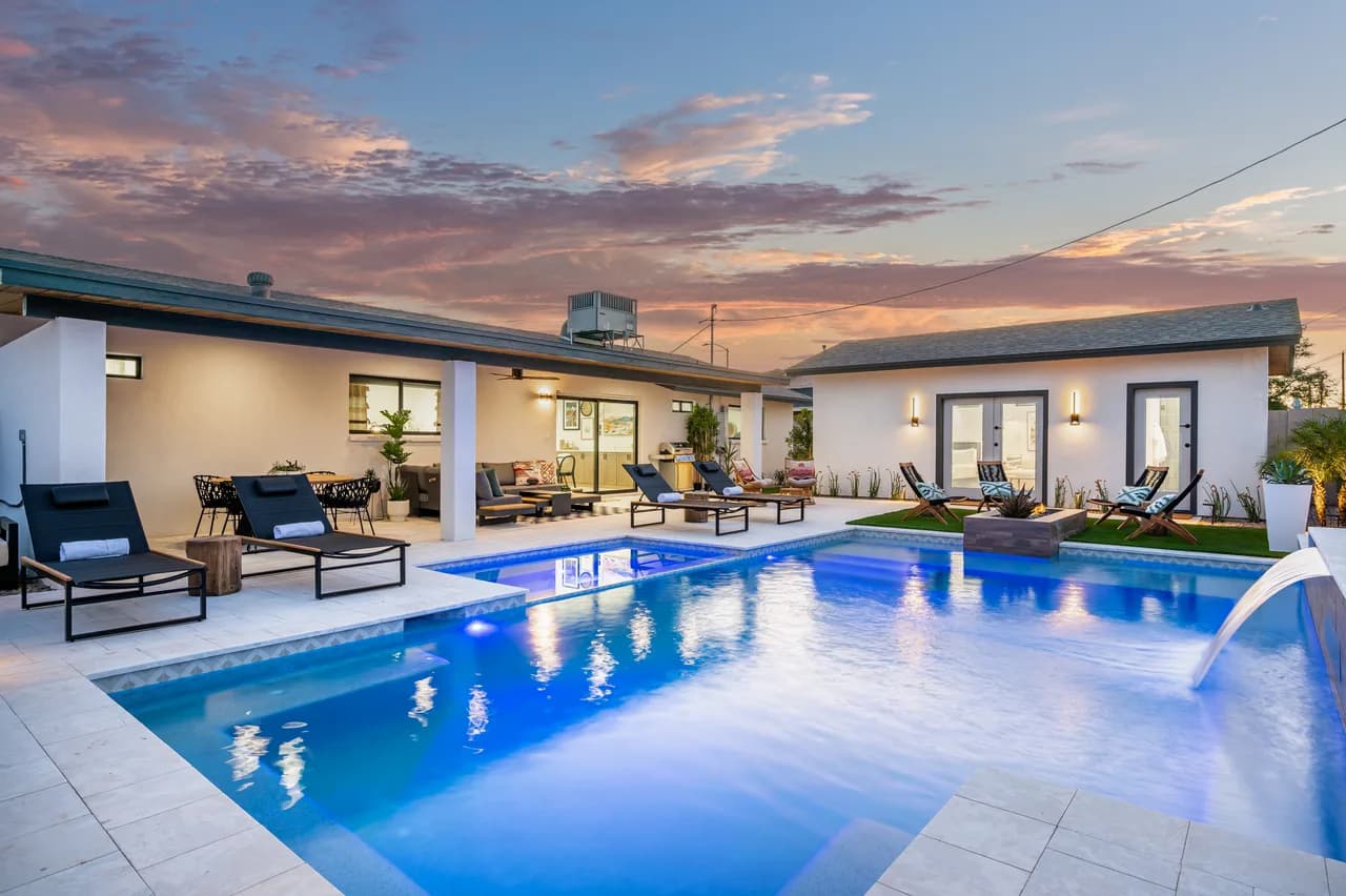 Elegant Five Bedroom Villa in Scottsdale photo 2