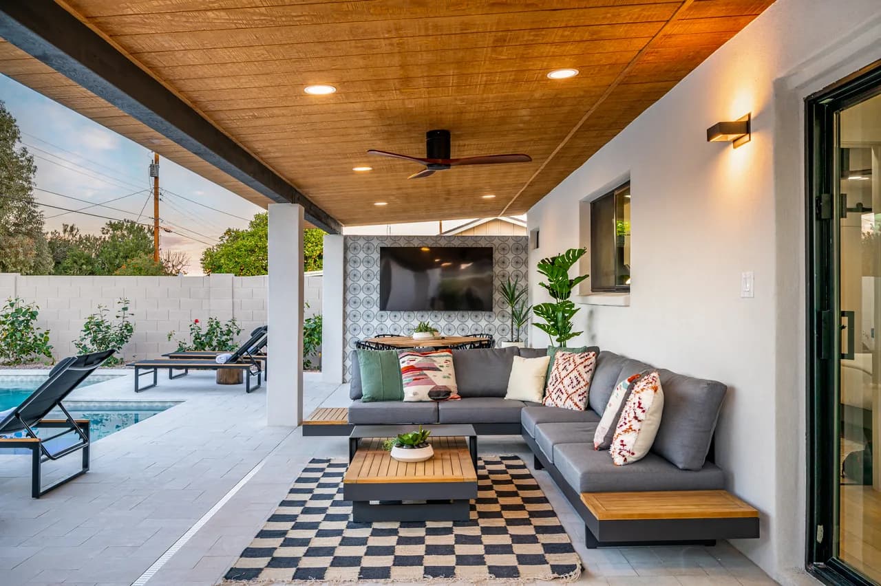Elegant Five Bedroom Villa in Scottsdale photo 5