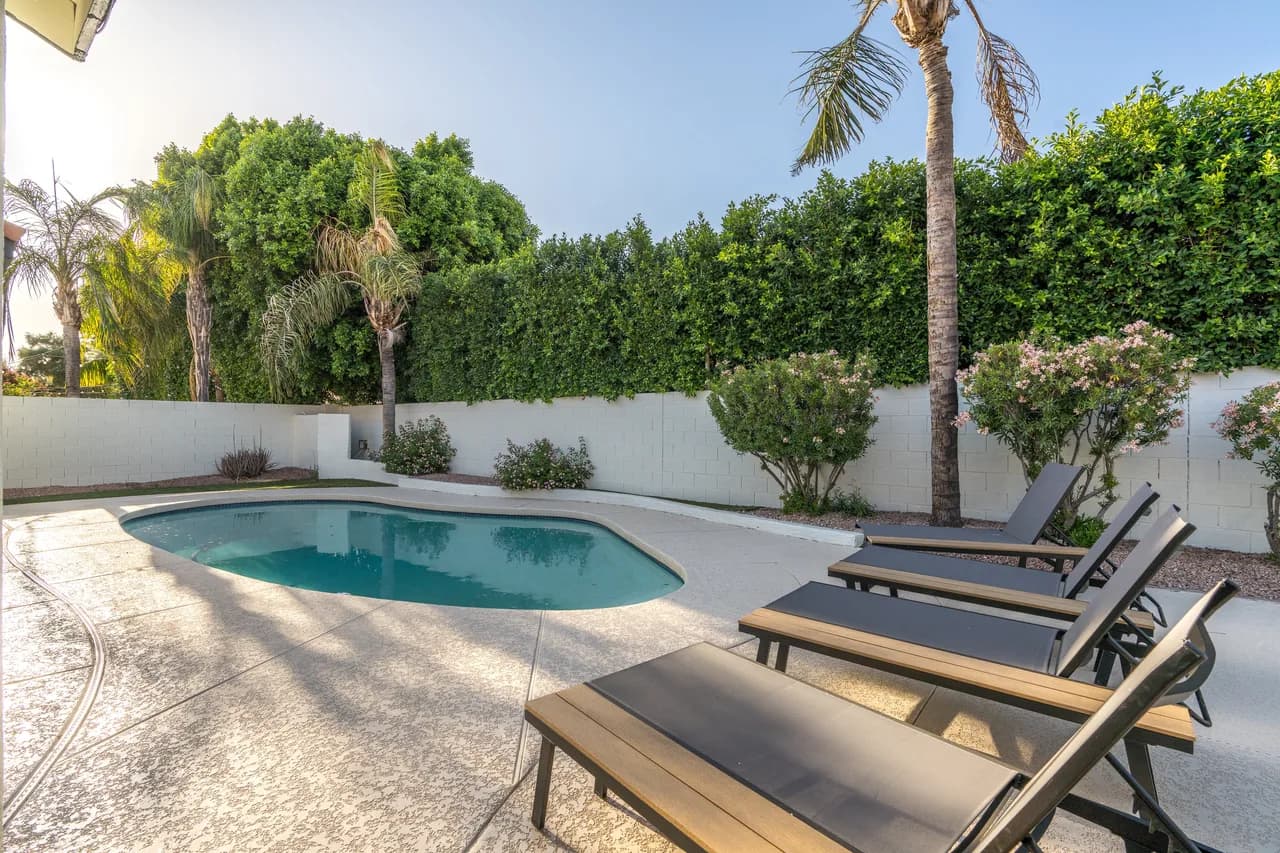 Sparkling Pool Five Bedroom Villa in Paradise Valley photo 4