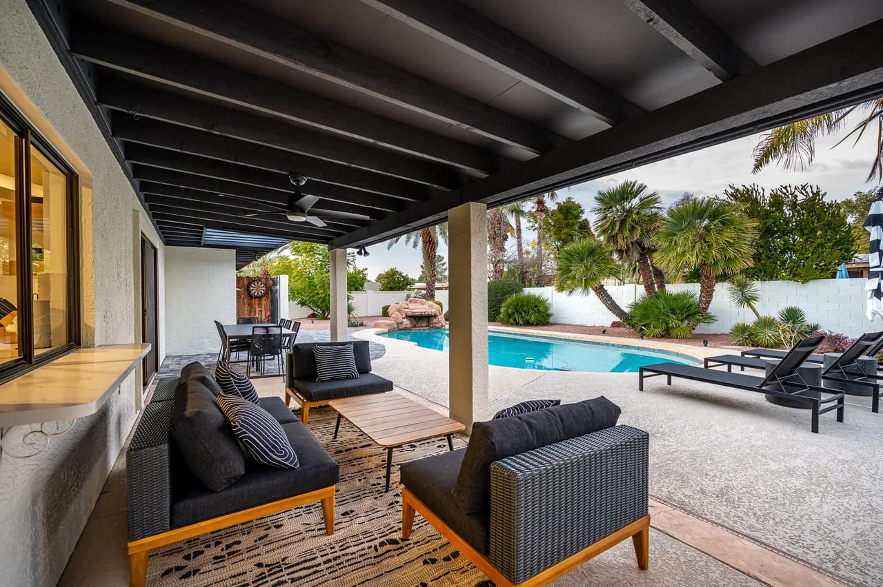Backyard Entertainment Villa in Paradise Valley Arizona photo 4