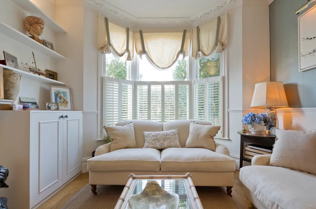 Terraced City View Villa in London photo 4