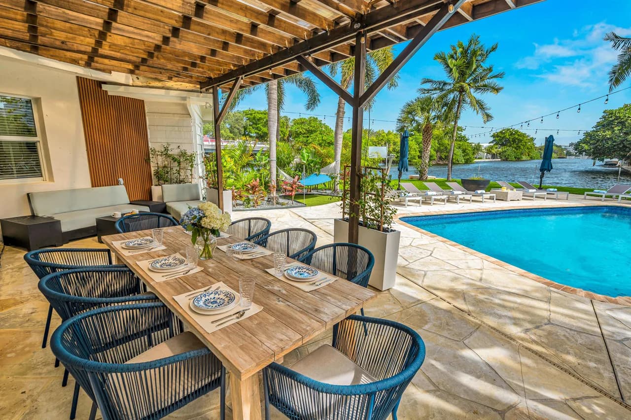 Waterfront Heated Pool Villa in Harbor Heights photo 2